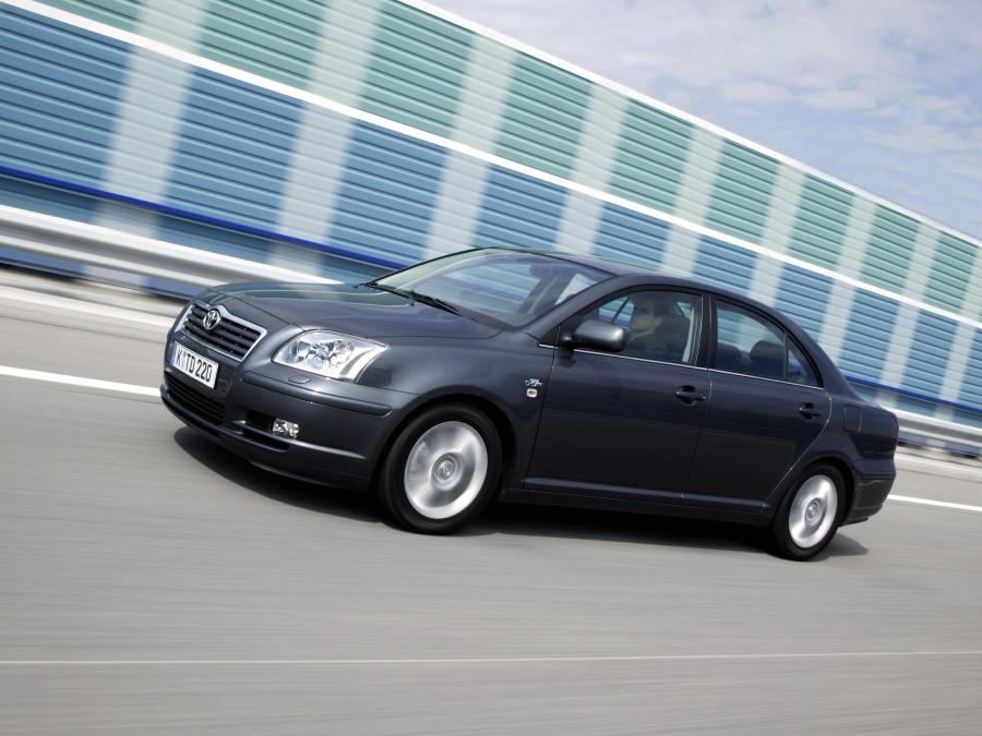  Toyota Avensis Sedan 2003 года  (фото 12 из 30)